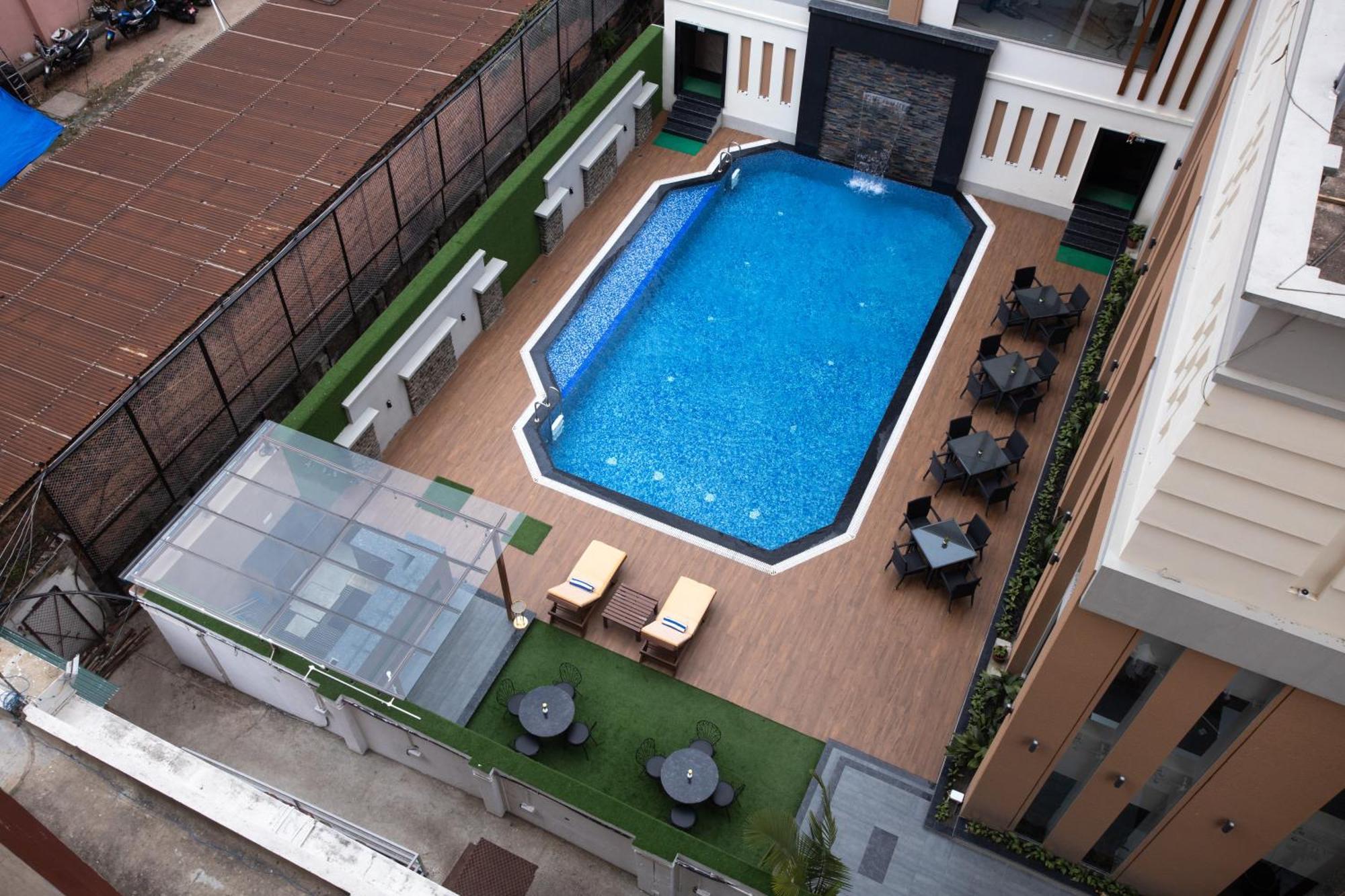 Grand Hotel Kathmandu Exterior photo