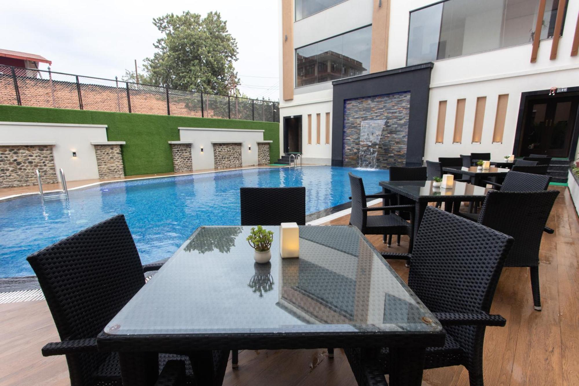 Grand Hotel Kathmandu Exterior photo